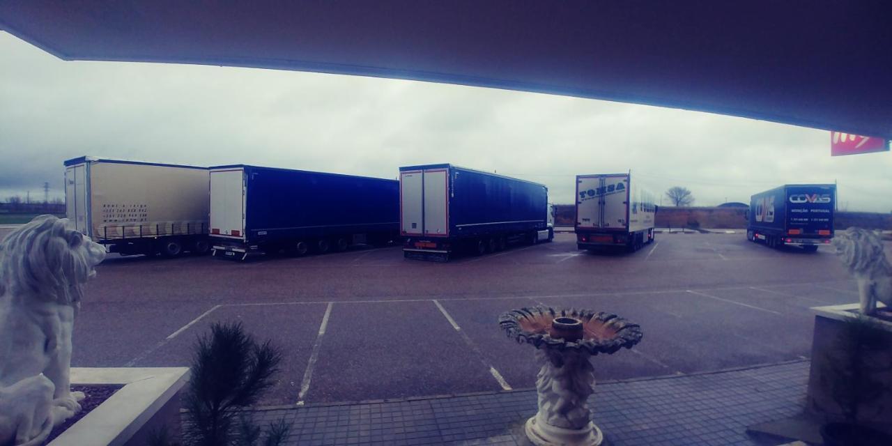 Hotel Ria De Vigo "Tierra De Campos" Becilla de Valderaduey Εξωτερικό φωτογραφία