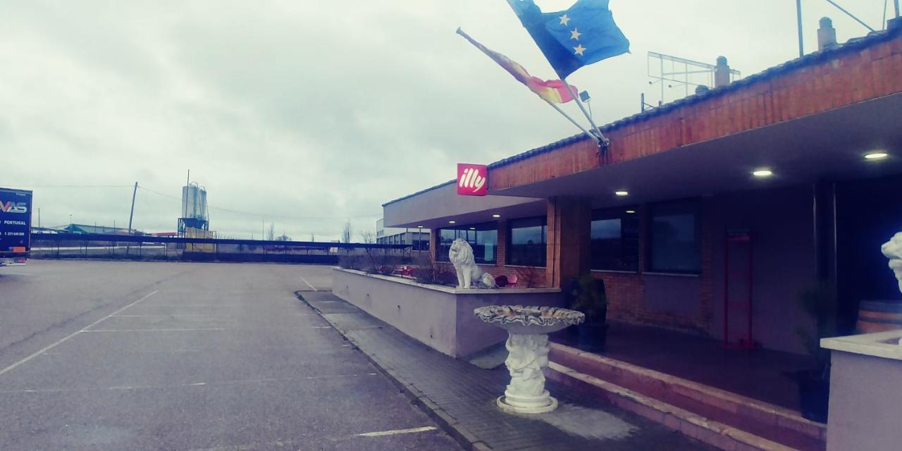 Hotel Ria De Vigo "Tierra De Campos" Becilla de Valderaduey Εξωτερικό φωτογραφία